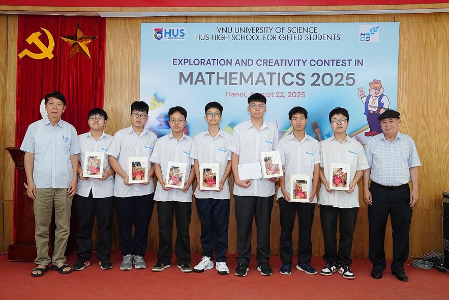 Trường THPT Chuyên Khoa học Tự nhiên tổ chức Cuộc thi “Khám phá và Sáng tạo trong Toán học 2025”: Nuôi dưỡng đam mê khoa học cho thế hệ trẻ