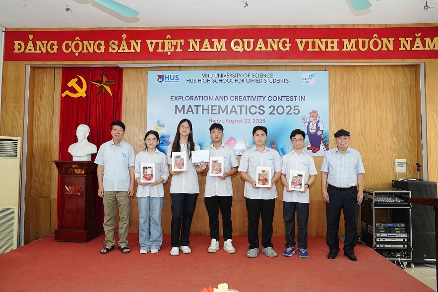 Trường THPT Chuyên Khoa học Tự nhiên tổ chức Cuộc thi “Khám phá và Sáng tạo trong Toán học 2025”: Nuôi dưỡng đam mê khoa học cho thế hệ trẻ