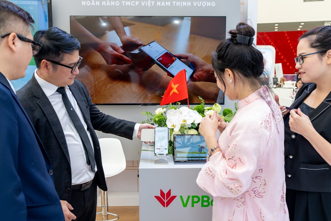 VPBank ghi danh Ngân hàng tiêu biểu trong triển lãm 80 năm thành tựu kinh tế Việt Nam VPBank ghi danh Ngân hàng tiêu biểu trong triển lãm 80 năm thành tựu kinh tế Việt Nam