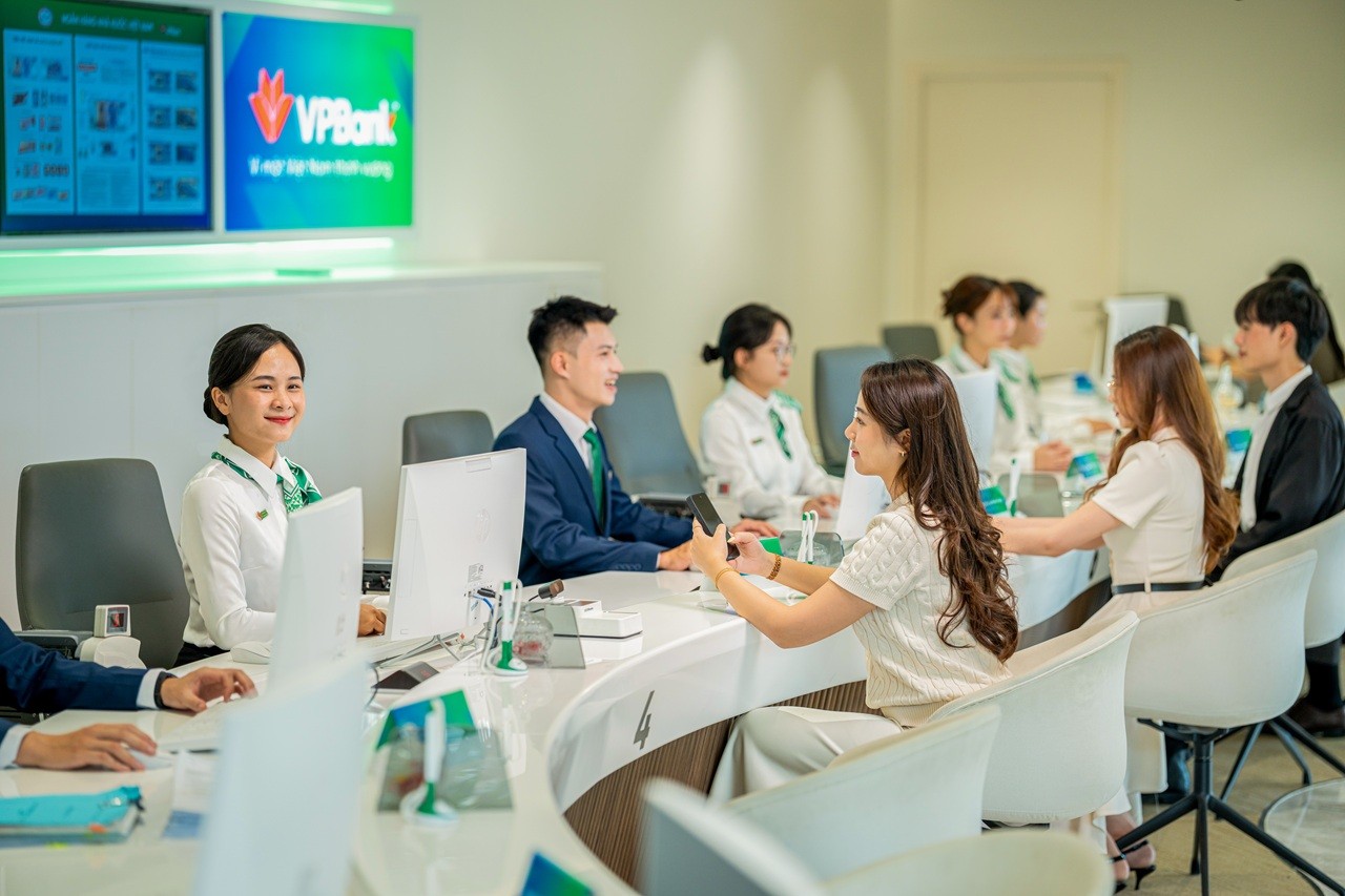 VPBank ghi danh Ngân hàng tiêu biểu trong triển lãm 80 năm thành tựu kinh tế Việt Nam VPBank ghi danh Ngân hàng tiêu biểu trong triển lãm 80 năm thành tựu kinh tế Việt Nam
