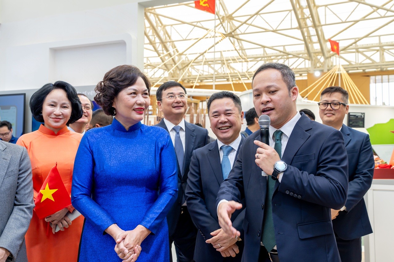 VPBank ghi danh Ngân hàng tiêu biểu trong triển lãm 80 năm thành tựu kinh tế Việt Nam VPBank ghi danh Ngân hàng tiêu biểu trong triển lãm 80 năm thành tựu kinh tế Việt Nam