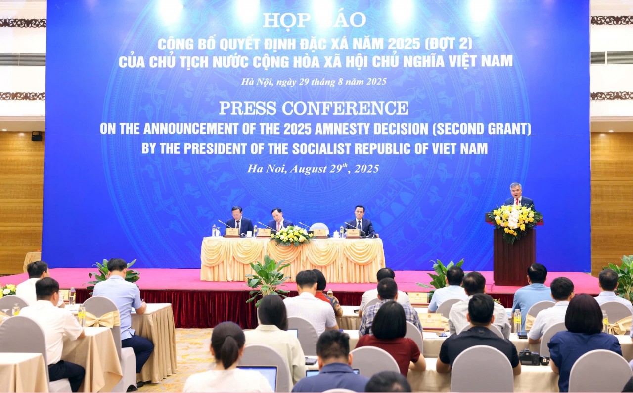 Đặc xá cho gần 14.000 phạm nhân trong dịp 2/9 Đặc xá cho gần 14.000 phạm nhân trong dịp 2/9