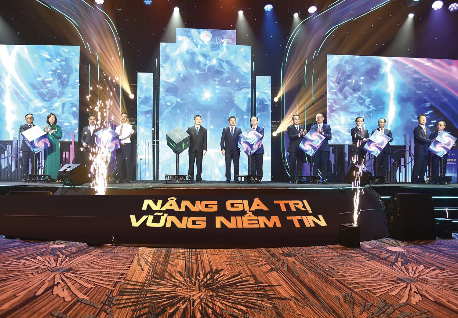 Đổi mới tư duy, huy động nguồn lực, cùng đất nước vươn mình