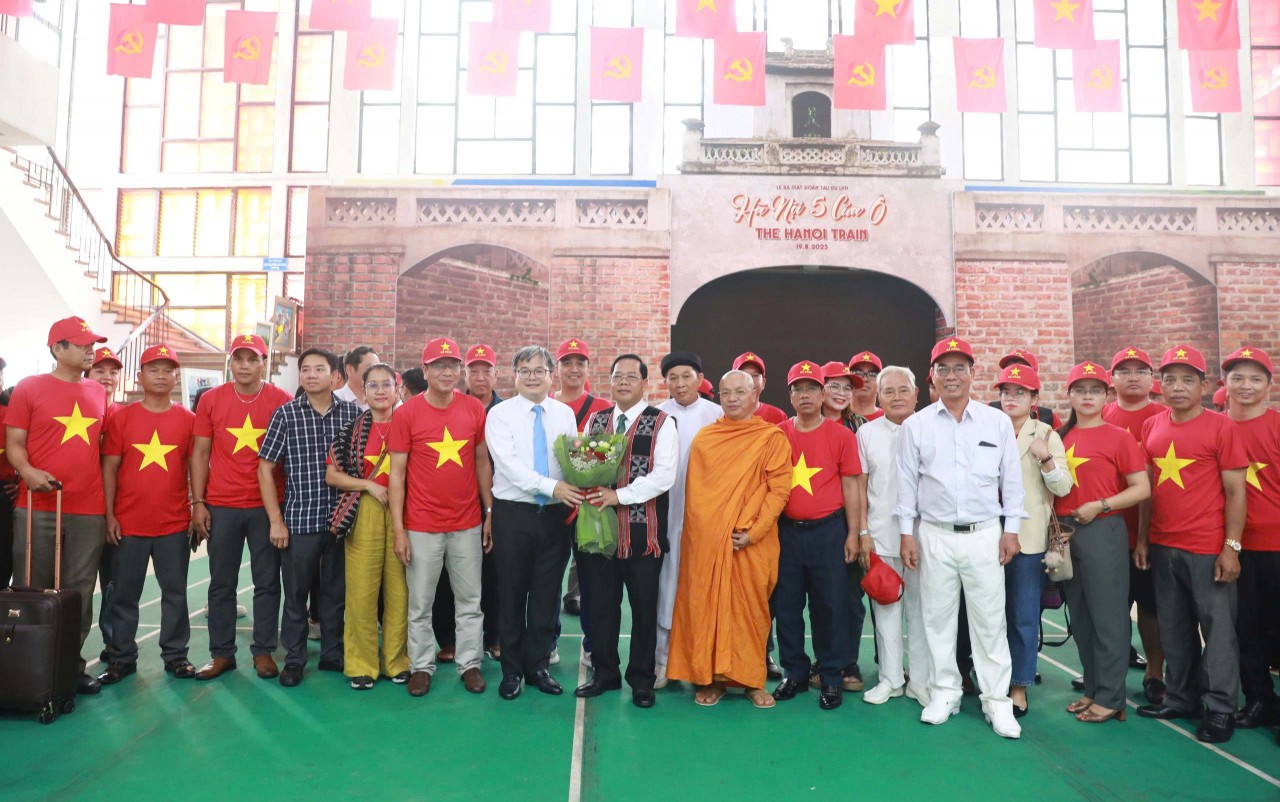Đoàn đại biểu TP. Đà Nẵng gồm 282 người đã có mặt tại Hà Nội để tham dự Đại lễ A80 Đoàn đại biểu TP. Đà Nẵng gồm 282 người đã có mặt tại Hà Nội để tham dự Đại lễ A80