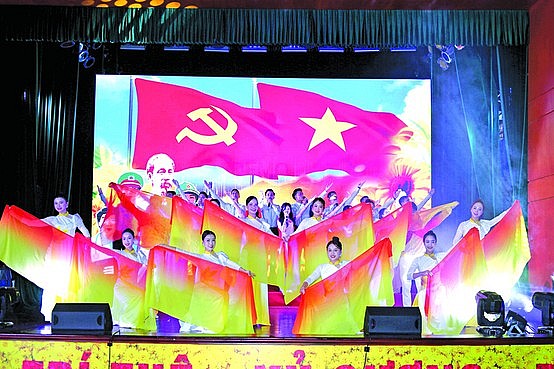 Lan tỏa tinh thần thi đua yêu nước: Ngọn lửa bền bỉ thắp sáng hành trình ngành Tài chính Việt Nam Lan tỏa tinh thần thi đua yêu nước: Ngọn lửa bền bỉ thắp sáng hành trình ngành Tài chính Việt Nam