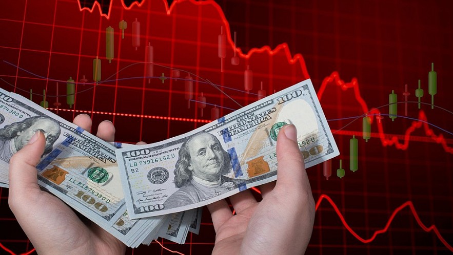 Tương tự, giá bán USD tại các ngân hàng thương mại cũng hạ 34