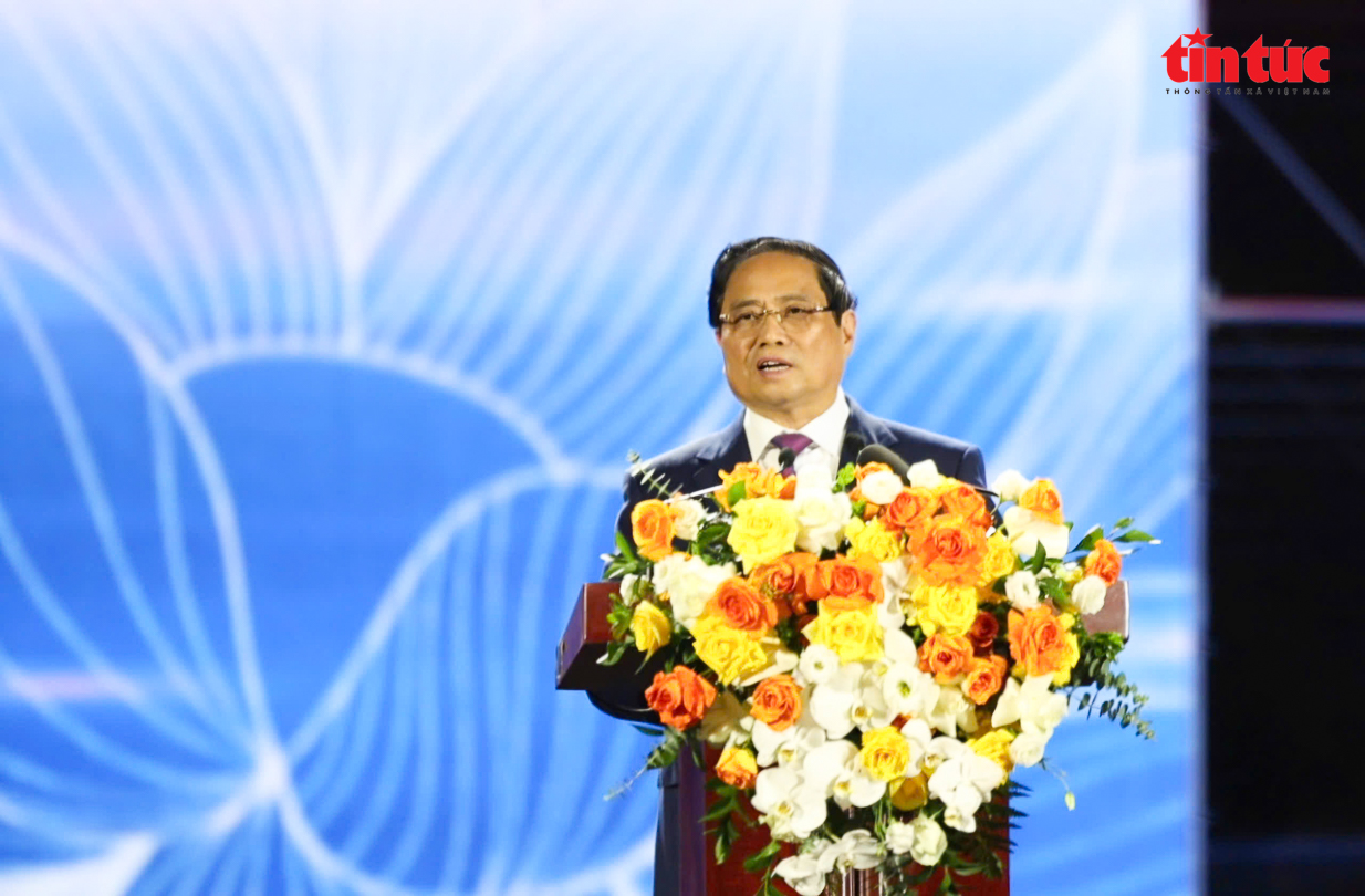 Triển lãm Thành tựu đất nước góp phần khẳng định 'Dân là gốc, Nhân dân làm nên lịch sử' Chú thích ảnh