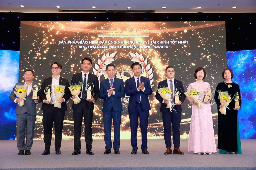 Diễn đàn VWAS 2025 vinh danh các sản phẩm dịch vụ tài chính tiêu biểu Diễn đàn VWAS 2025 vinh danh các sản phẩm dịch vụ tài chính tiêu biểu