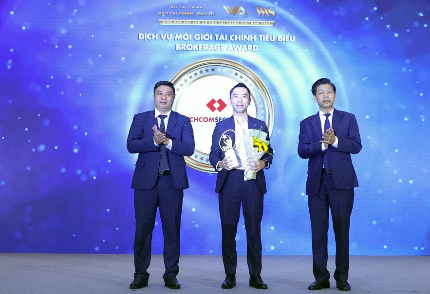 Toàn cảnh lễ vinh danh các sản phẩm dịch vụ tài chính tiêu biểu tại diễn đàn VWAS 2025