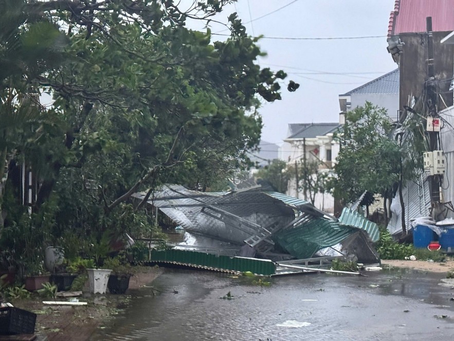 Doanh nghiệp bảo hiểm phải khẩn trương bồi thường, báo cáo tình hình thiệt hại sau Bão số 10 Doanh nghiệp bảo hiểm phải khẩn trương bồi thường, báo cáo tình hình thiệt hại sau Bão số 10