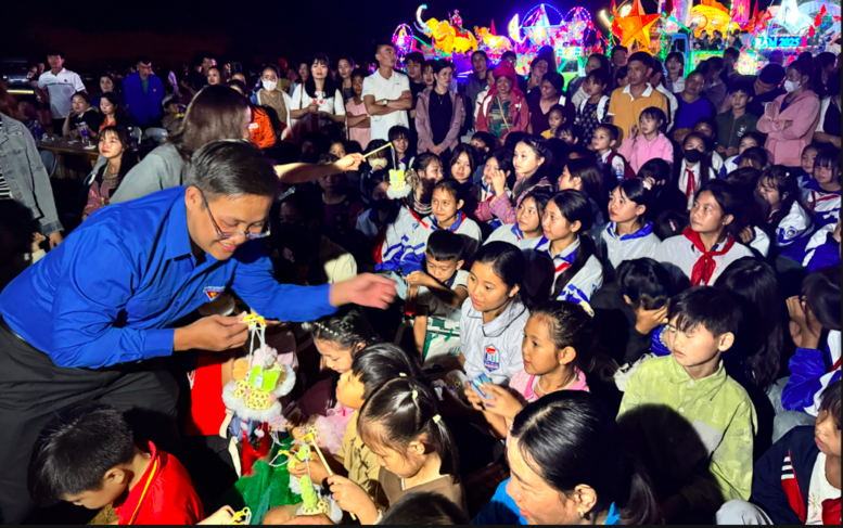 Nâng cao nhận thức cho thanh niên về giảm nghèo bền vững tại tỉnh Sơn La Nâng cao nhận thức cho thanh niên về giảm nghèo bền vững tại tỉnh Sơn La