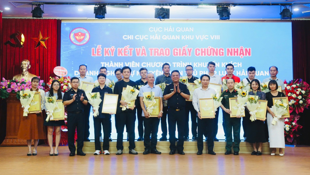 Chi cục Hải quan khu vực VIII tổ chức gặp mặt doanh nghiệp Chi cục Hải quan khu vực VIII tổ chức gặp mặt doanh nghiệp