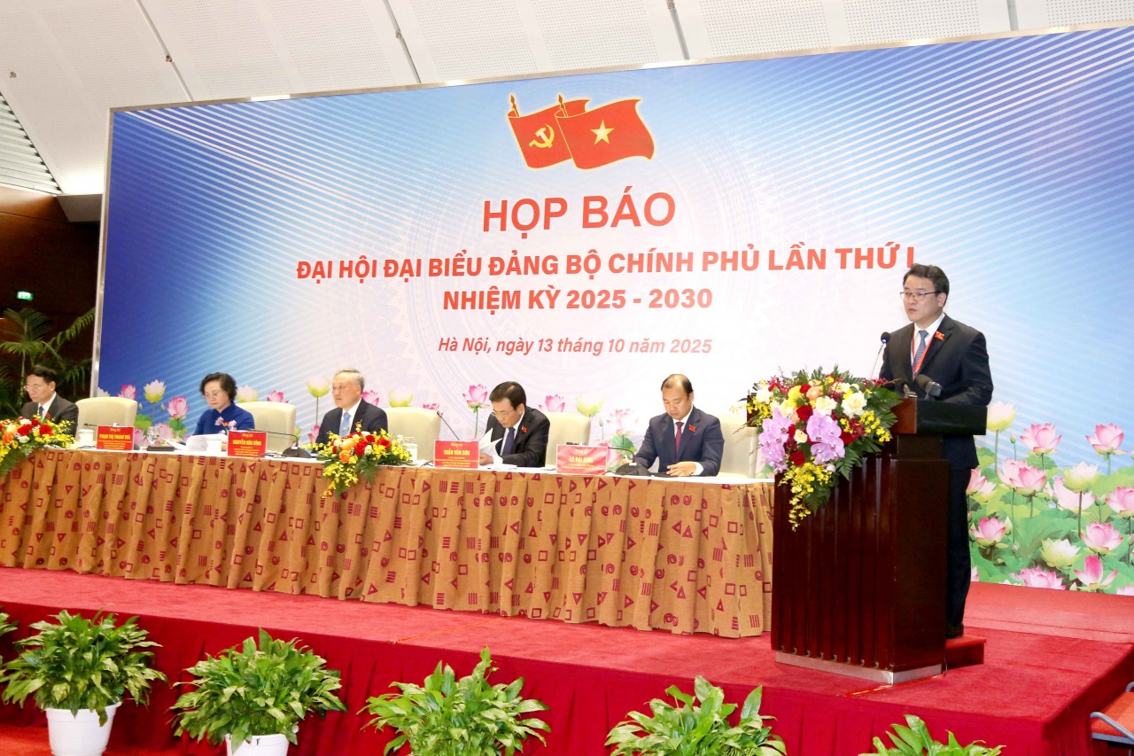 Thứ trưởng Trần Quốc Phương: Xác định rõ các lĩnh vực ưu tiên, đột phá đưa đất nước bước vào kỷ nguyên mới Thứ trưởng Trần Quốc Phương: Xác định rõ các lĩnh vực ưu tiên, đột phá đưa đất nước bước vào kỷ nguyên mới