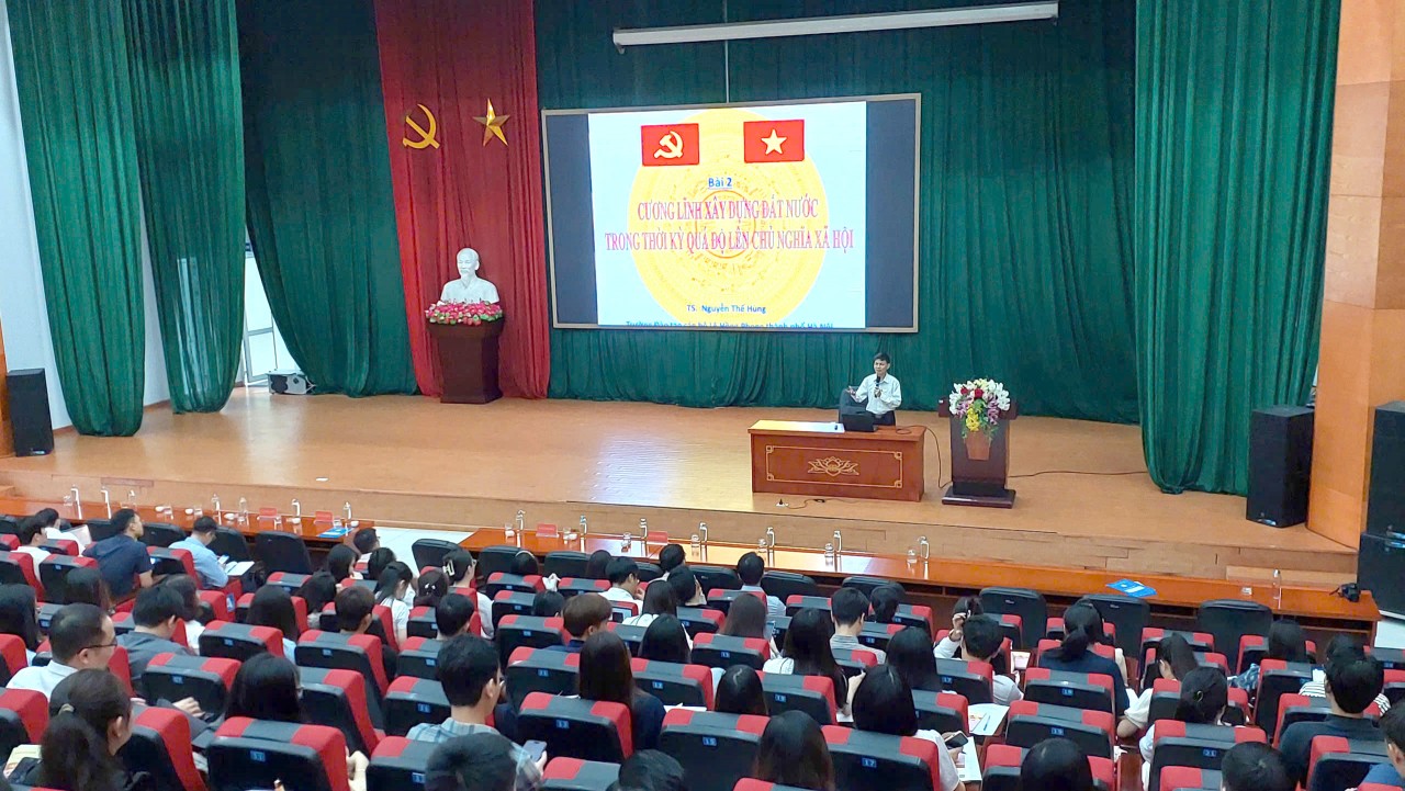 Trường Bồi dưỡng cán bộ Kinh tế - Tài chính khai giảng lớp bồi dưỡng nhận thức về Đảng Trường Bồi dưỡng cán bộ Kinh tế - Tài chính khai giảng lớp bồi dưỡng nhận thức về Đảng
