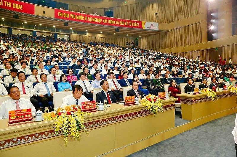 UBND TP. Hải Phòng trao Bằng khen cho Thuế TP. Hải Phòng về các thành tích tiêu biểu xuất sắc