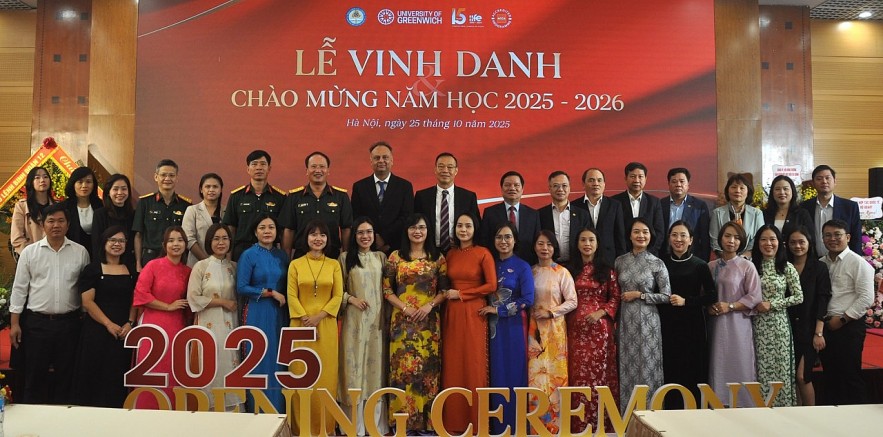 Viện Đào tạo quốc tế vinh danh tân sinh viên DDP và chào mừng năm học 2025 - 2026