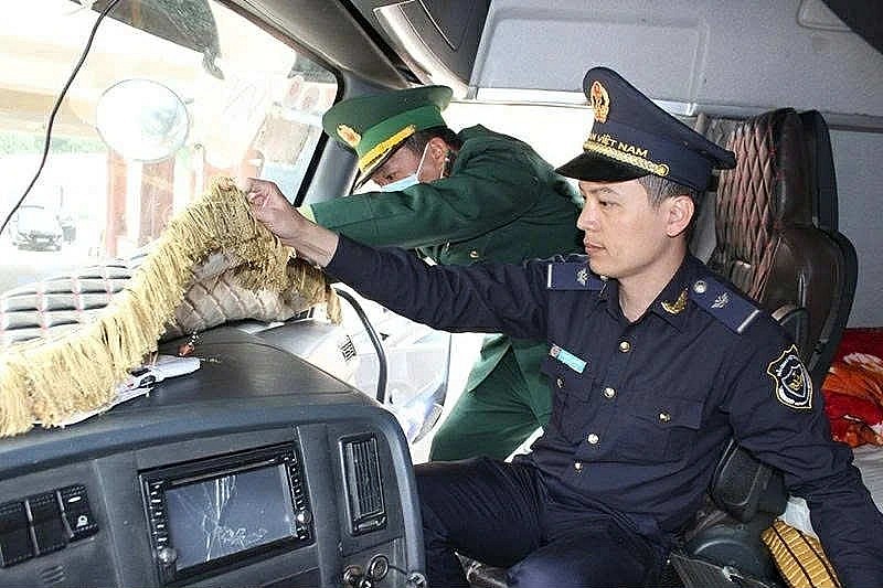 undefined Hải quan khu vực X phát hiện, xử lý hơn 80 vụ vi phạm