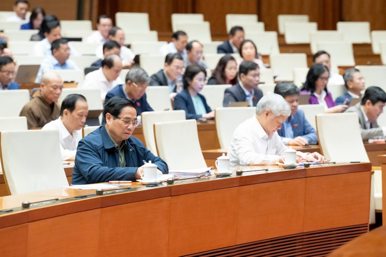 Thủ tướng Chính phủ: Sẽ xem xét, đề xuất để tăng lương sớm hơn