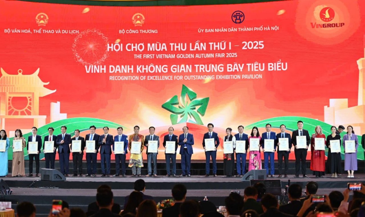Thủ tướng Phạm Minh Chính: Hội chợ Mùa Thu lần thứ nhất năm 2025 là kênh hiệu quả kích cầu tiêu dùng nội địa Thủ tướng Phạm Minh Chính: Hội chợ Mùa Thu lần thứ nhất năm 2025 là kênh hiệu quả kích cầu tiêu dùng nội địa