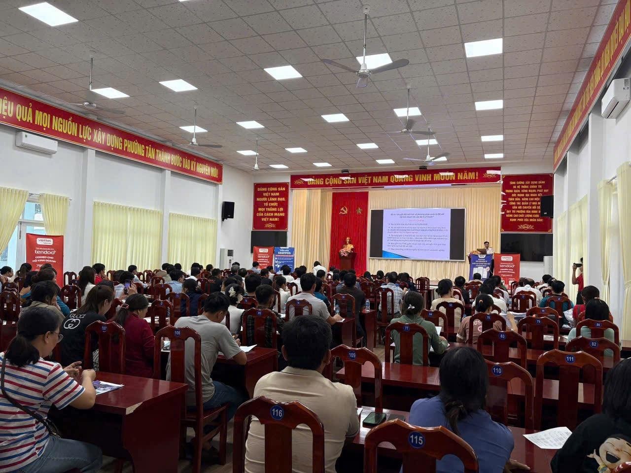 Thuế TP. Hồ Chí Minh phát động phong trào thi đua “60 ngày cao điểm” chuyển đổi từ thuế khoán sang kê khai