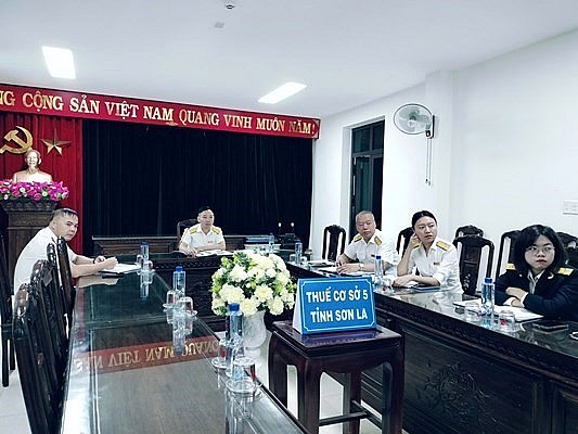 Thuế tỉnh Sơn La triển khai “60 ngày cao điểm chuyển đổi mô hình từ thuế khoán sang kê khai đối với hộ kinh doanh”