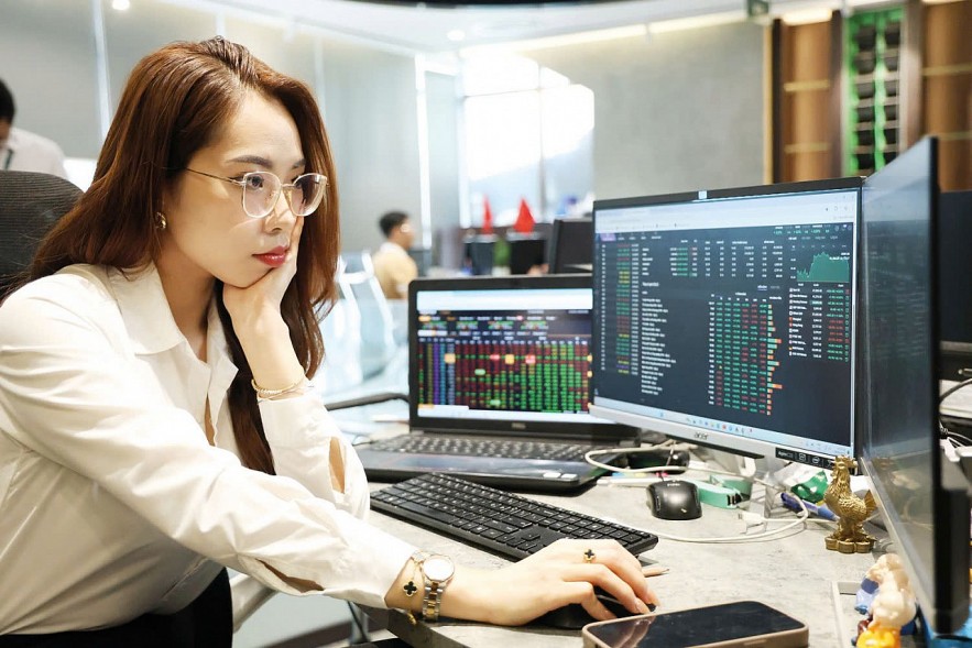 Tạo nền tảng cho thị trường vốn an toàn, minh bạch, bền vững Tạo nền tảng cho thị trường vốn an toàn, minh bạch, bền vững