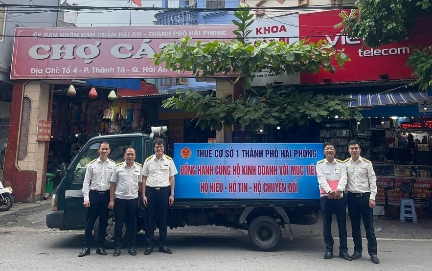 Cơ quan Thuế địa phương đẩy mạnh chiến dịch 60 ngày hỗ trợ hộ kinh doanh chuyển sang kê khai thuế