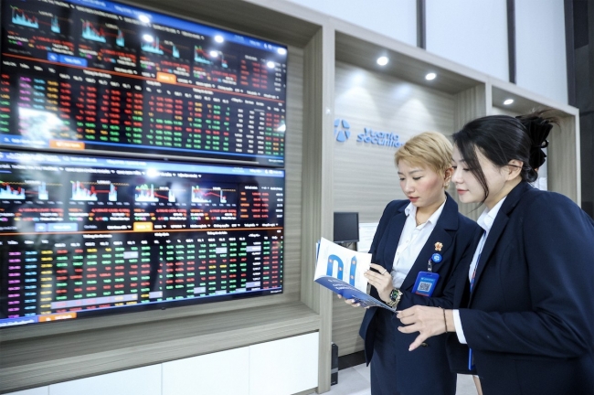 Thị trường cổ phiếu tháng 2/2026: 8 doanh nghiệp rời sàn do hủy tư cách công ty đại chúng