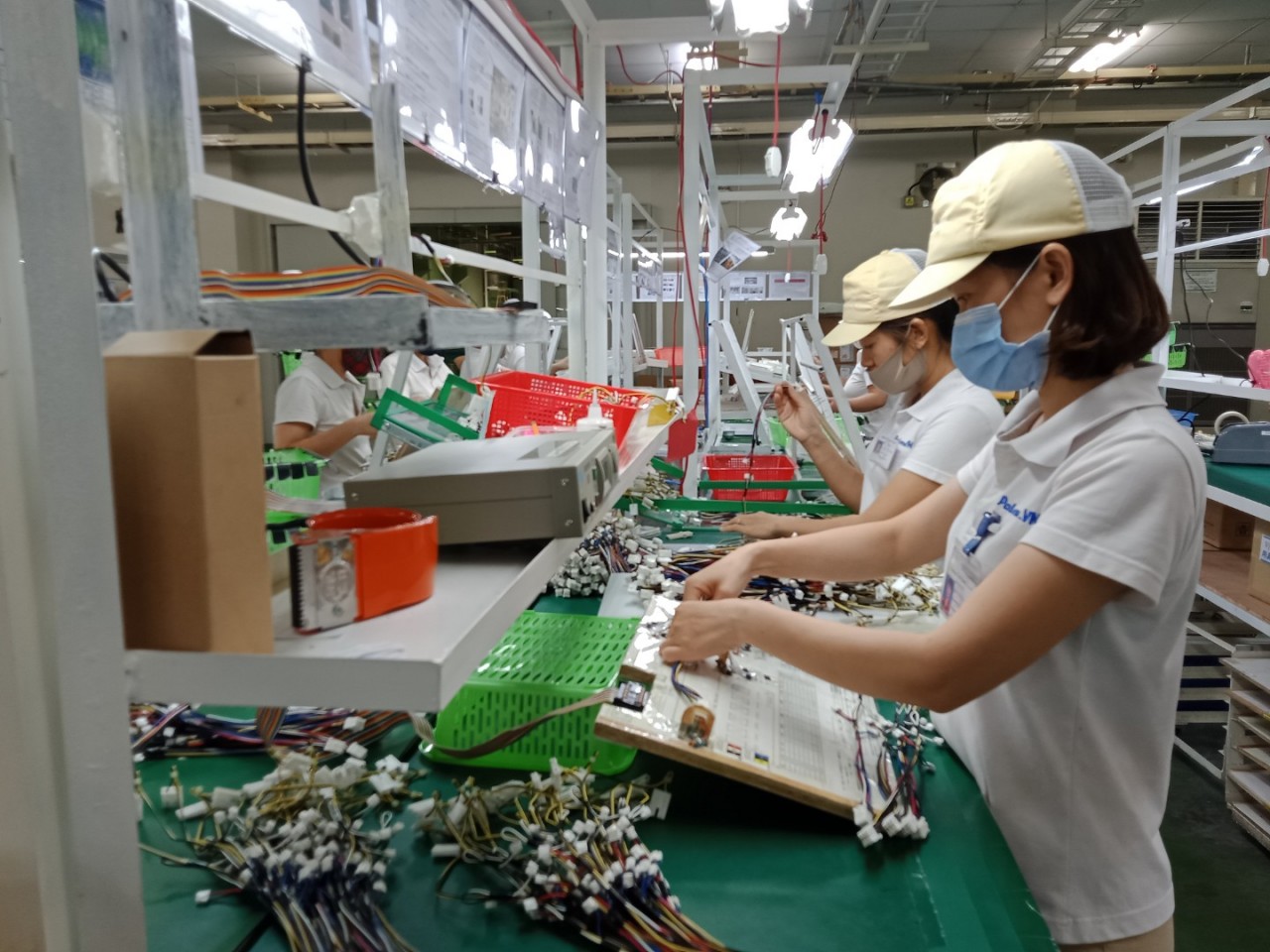 Bộ Tài chính tiếp tục xem xét nâng ngưỡng doanh thu tính thuế với hộ kinh doanh Bộ Tài chính tiếp tục xem xét nâng ngưỡng doanh thu tính thuế với hộ kinh doanh