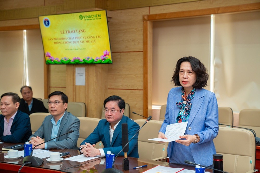 Vinachem cam kết tài trợ toàn bộ hóa chất khử khuẩn và xử lý nguồn nước sau mưa lũ cho các tỉnh miền Trung và Tây Nguyên Vinachem cam kết tài trợ toàn bộ hóa chất khử khuẩn và xử lý nguồn nước sau mưa lũ cho các tỉnh miền Trung và Tây Nguyên