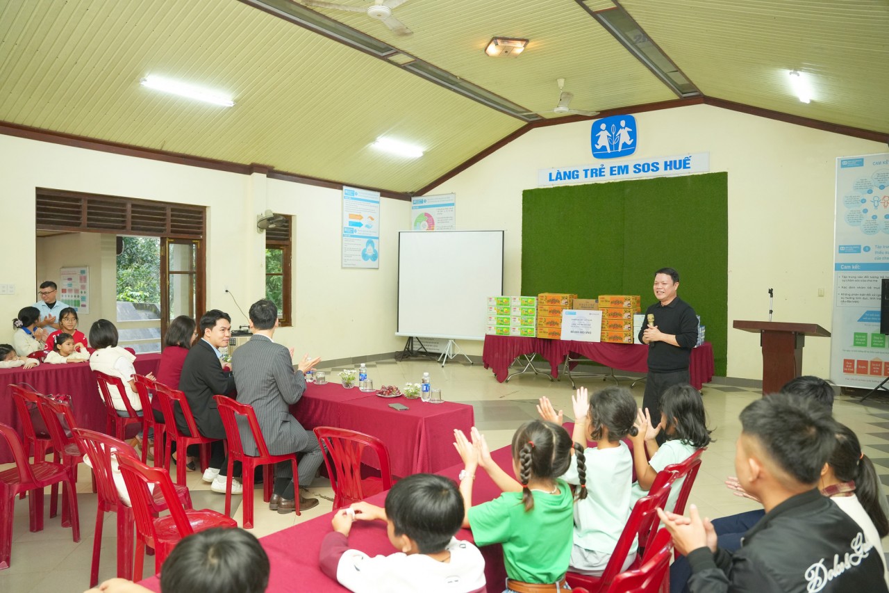 Shinhan Life Việt Nam hỗ trợ làng trẻ em SOS tại Đà Nẵng và Huế Shinhan Life Việt Nam hỗ trợ làng trẻ em SOS tại Đà Nẵng và Huế