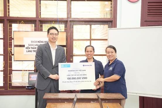 Shinhan Life Việt Nam hỗ trợ làng trẻ em SOS tại Đà Nẵng và Huế Shinhan Life Việt Nam hỗ trợ làng trẻ em SOS tại Đà Nẵng và Huế