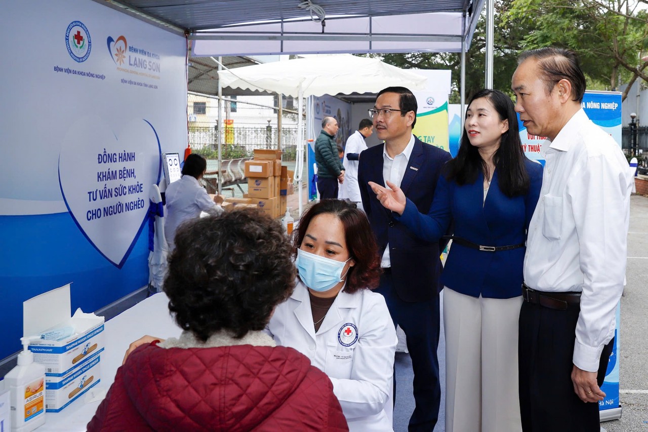 Việt Nam là điểm sáng duy nhất tại châu Á về công tác giảm nghèo Việt Nam là điểm sáng duy nhất tại châu Á về công tác giảm nghèo