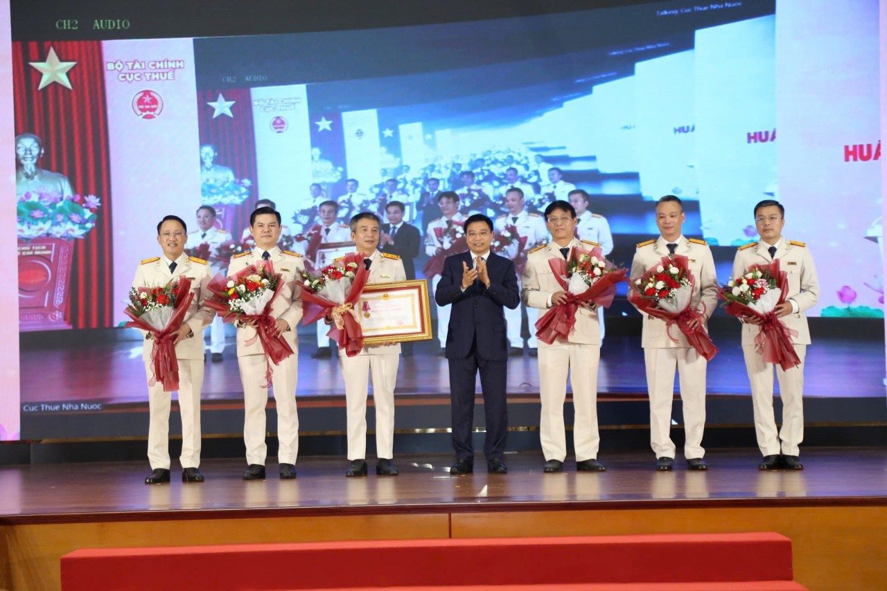 Ngành Thuế: Lực lượng nòng cốt, đồng hành cùng sự phát triển đất nước Ngành Thuế: Lực lượng nòng cốt, đồng hành cùng sự phát triển đất nước
