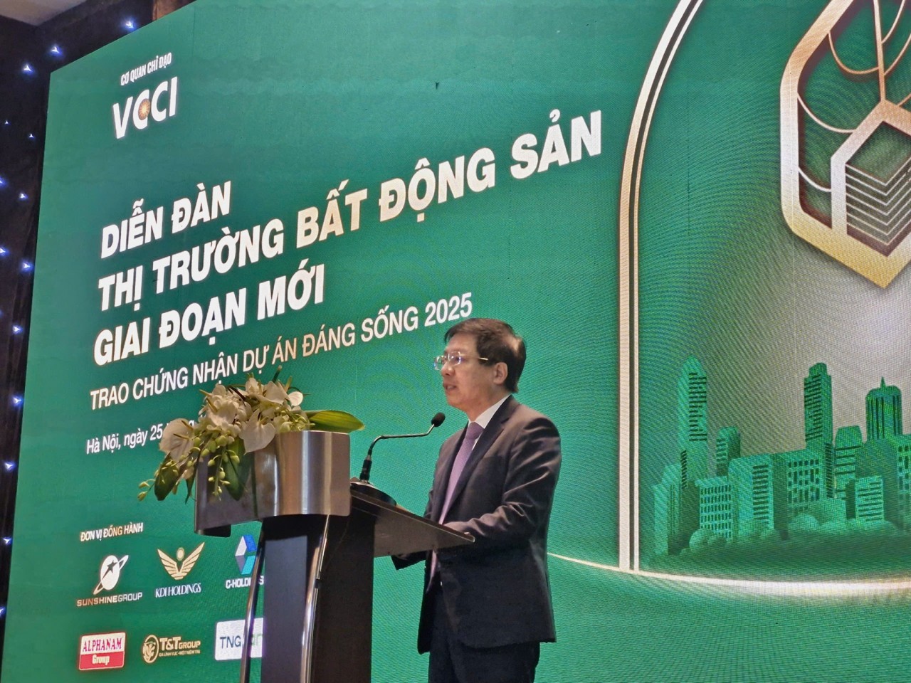 Thể chế là nền tảng vững chắc cho thị trường địa ốc bứt tốc Thể chế là nền tảng vững chắc cho thị trường địa ốc bứt tốc