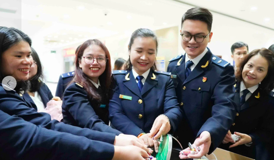 Hơn 600kg pin cũ được thu gom, lan tỏa thông điệp sống xanh trong công sở