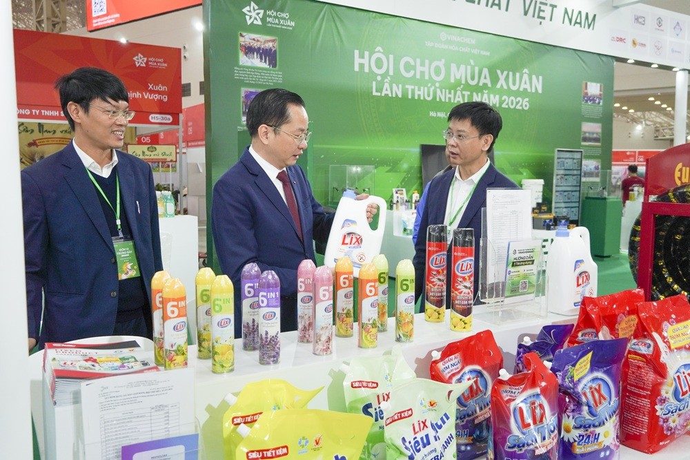 Vinachem tăng cường hiện diện tại Hội chợ Mùa Xuân 2026 lan tỏa giá trị sản phẩm hóa chất Việt Nam Vinachem tăng cường hiện diện tại Hội chợ Mùa Xuân 2026 lan tỏa giá trị sản phẩm hóa chất Việt Nam