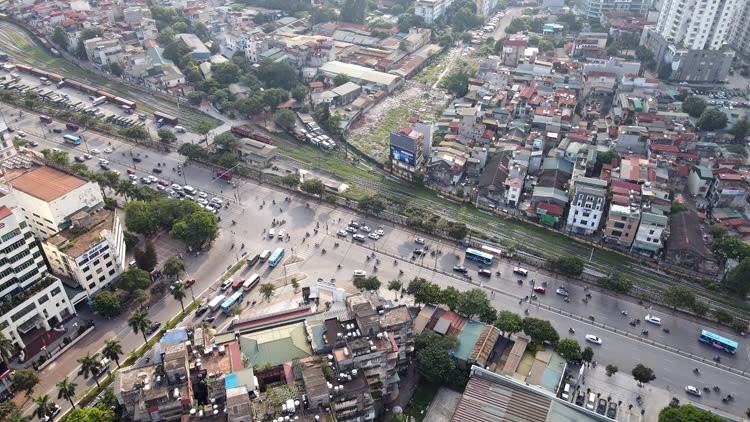 Hà Nội: Phân luồng giao thông tạm thời tại nút Giải Phóng - Kim Đồng Hà Nội: Phân luồng giao thông tạm thời tại nút Giải Phóng - Kim Đồng