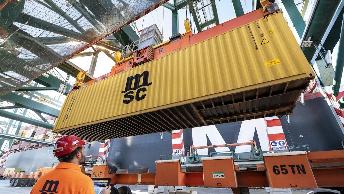 Xung đột tại Trung Đông: Doanh nghiệp Việt chịu áp lực chi phí và nguy cơ đứt gãy chuỗi cung ứng