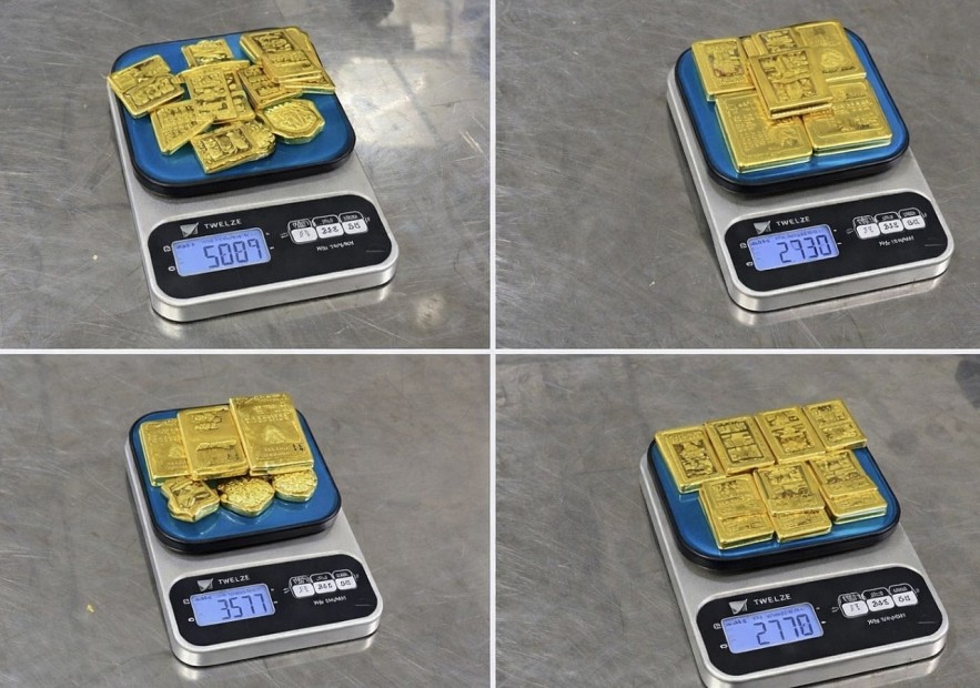 Hải quan bắt giữ 4 hành khách giấu 12,3kg kim loại nghi là vàng miếng tại Nội Bài