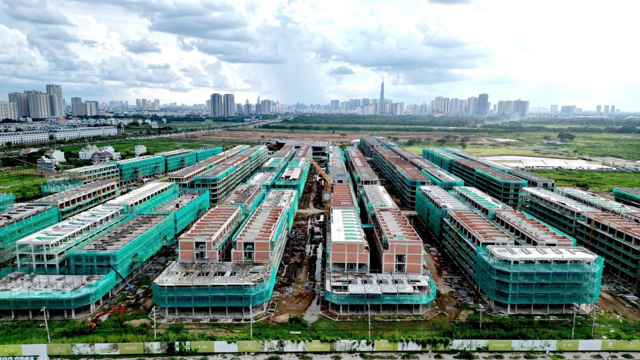 Người có thu nhập 21-35 triệu đồng/tháng “mắc kẹt” khi mua nhà ở đô thị Người có thu nhập 21 - 35 triệu đồng/tháng “mắc kẹt” khi mua nhà ở đô thị