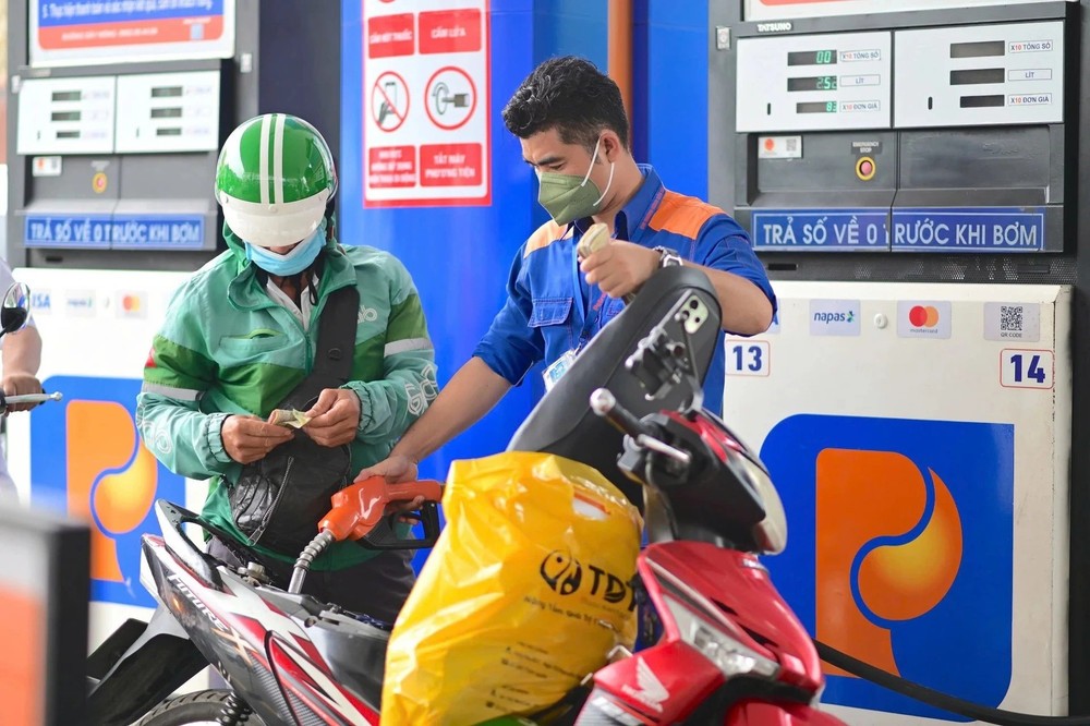 Ngày 14/3, tiếp tục giữ nguyên giá xăng dầu và chi Quỹ bình ổn giá