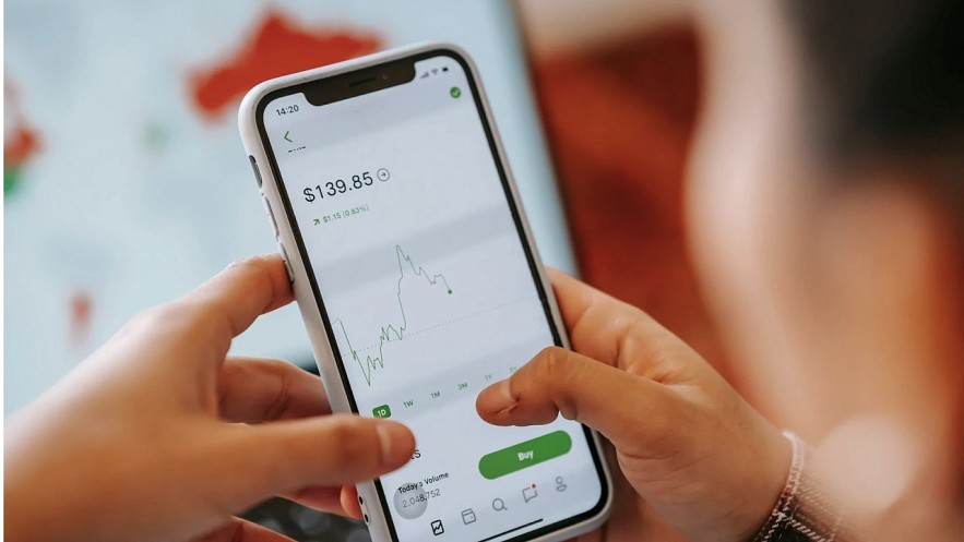 Chứng khoán Việt Nam “bình tĩnh” hơn trước các cú sốc từ bên ngoài