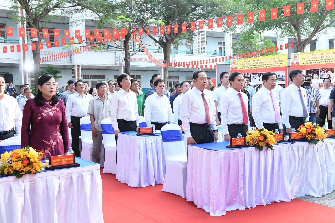 Ngày hội non sông: Tổng Bí Thư Tô Lâm và các lãnh đạo Đảng, Nhà nước cùng gần 79 triệu cử tri tham gia bầu cử Ngày hội non sông: Tổng Bí Thư Tô Lâm và các lãnh đạo Đảng, Nhà nước cùng gần 79 triệu cử tri tham gia bầu cử