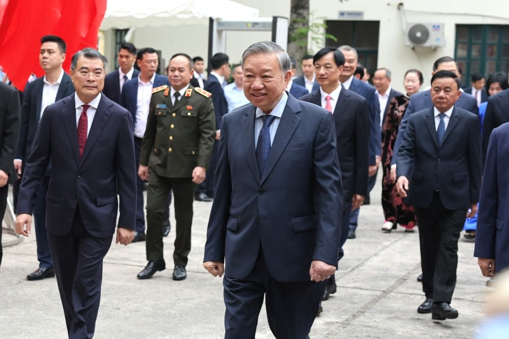 Ngày hội non sông: Tổng Bí Thư Tô Lâm và các lãnh đạo Đảng, Nhà nước cùng gần 79 triệu cử tri tham gia bầu cử Ngày hội non sông: Tổng Bí Thư Tô Lâm và các lãnh đạo Đảng, Nhà nước cùng gần 79 triệu cử tri tham gia bầu cử