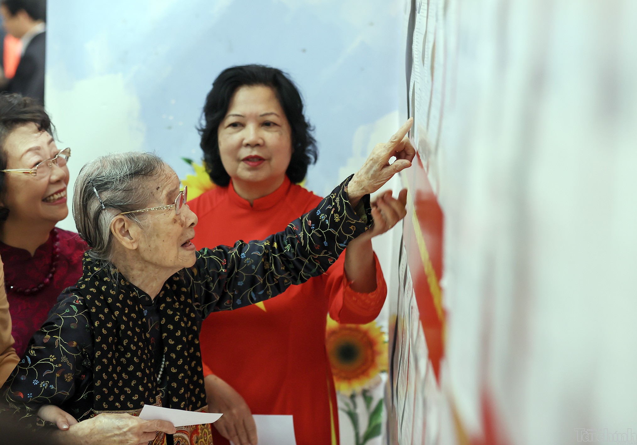 Cụ bà 101 tuổi và niềm tin vào lá phiếu của cử tri