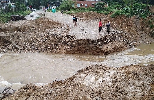 Lũ về bất ngờ, xã miền núi vẫn hoàn thành bầu cử sớm nhất Đà Nẵng