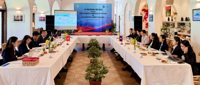 Tăng cường hợp tác phát triển thị trường vốn Việt Nam - Lào