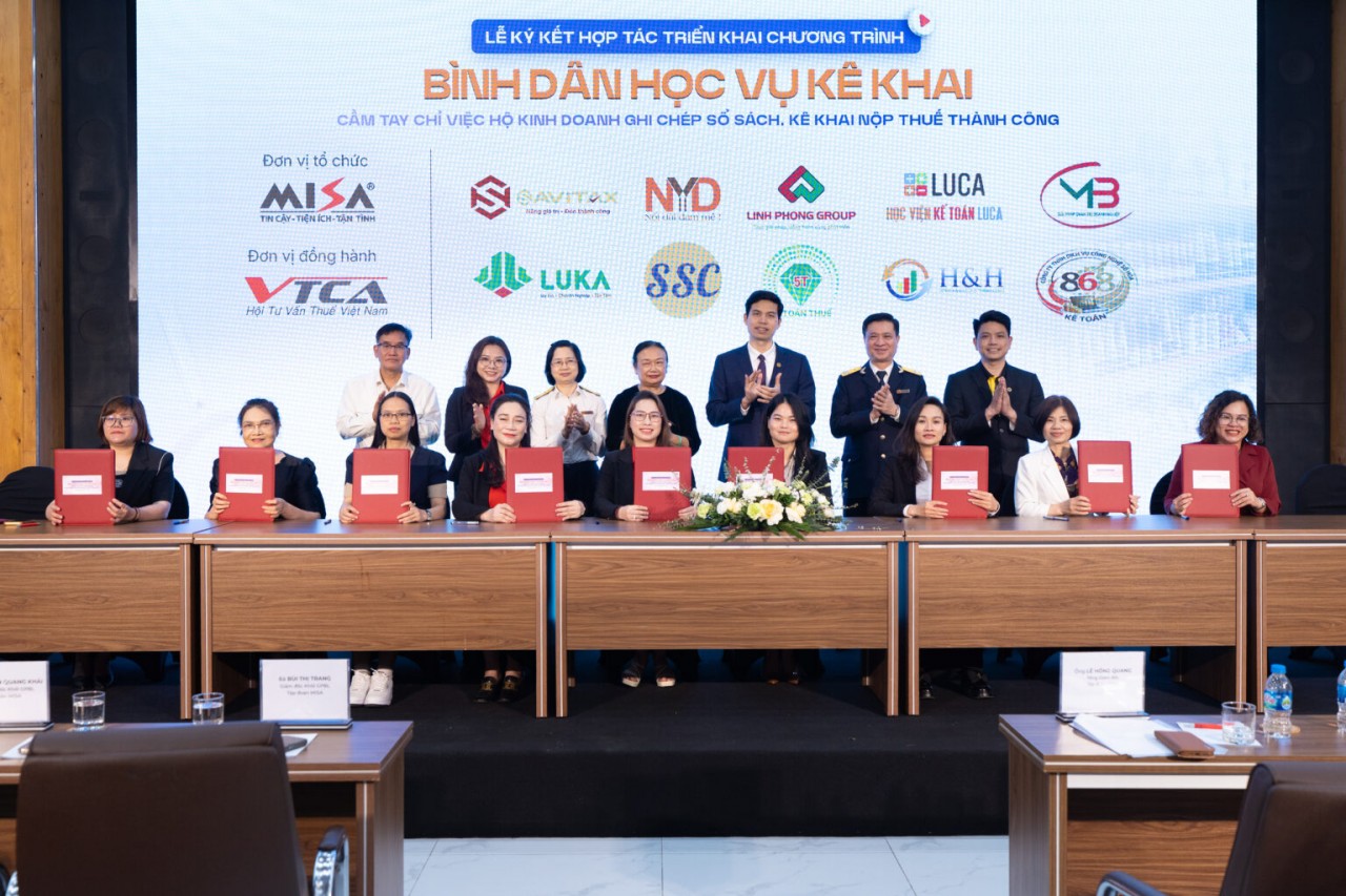 Doanh nghiệp công nghệ, ngân hàng, đại lý thuế cùng “bắt tay” hỗ trợ hộ kinh doanh kê khai, nộp thuế