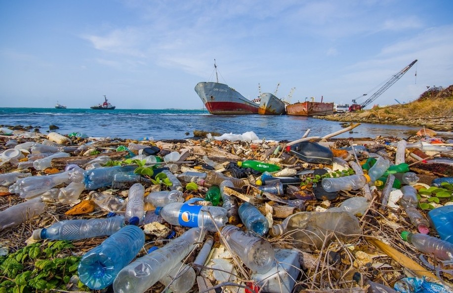 Khoảng 1.531 tấn chất thải nhựa bị thất thoát ra môi trường mỗi ngày